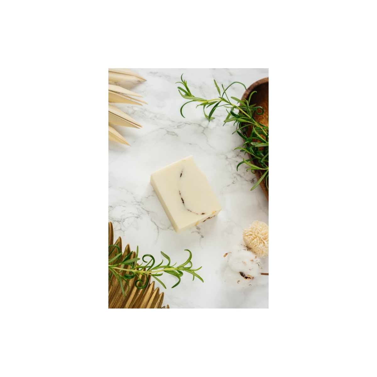 Mydło rozmarynowe (na trudne poranki) - Klaudyna Hebda