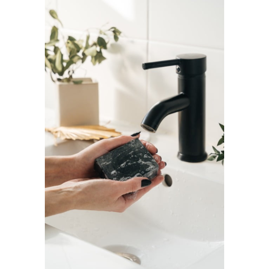 Mydło kolendrowe czarne oczyszczające - kocimietkahasz.pl